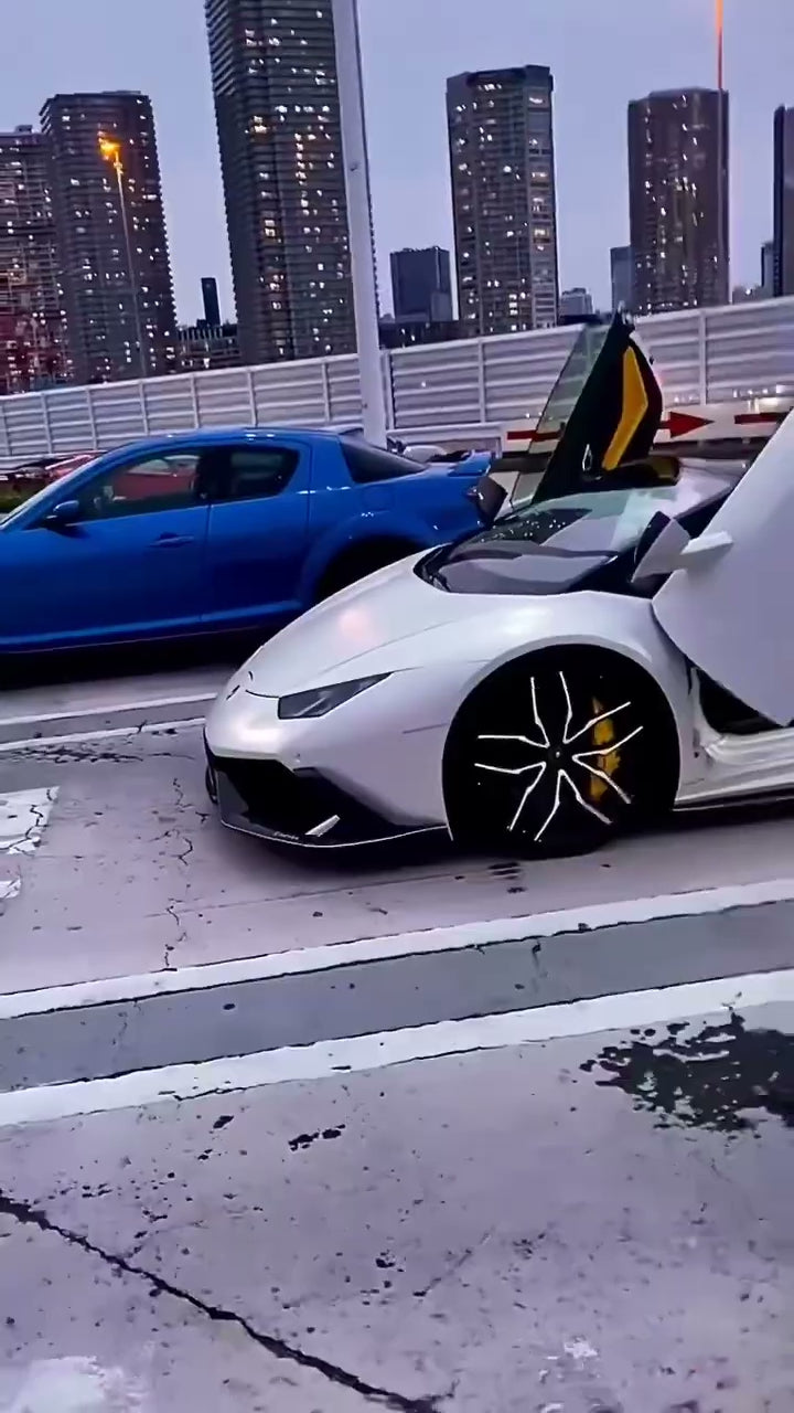 Luxury reel sample: supercar in the city